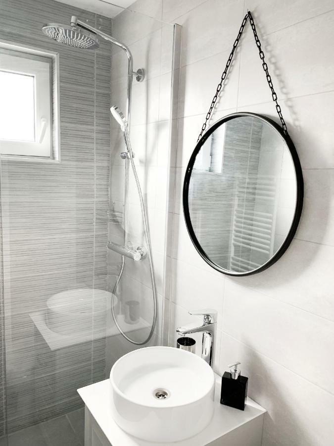 Mhc Quiet Deluxe Suite Near Downtown - Free Parking Braşov Exteriör bild